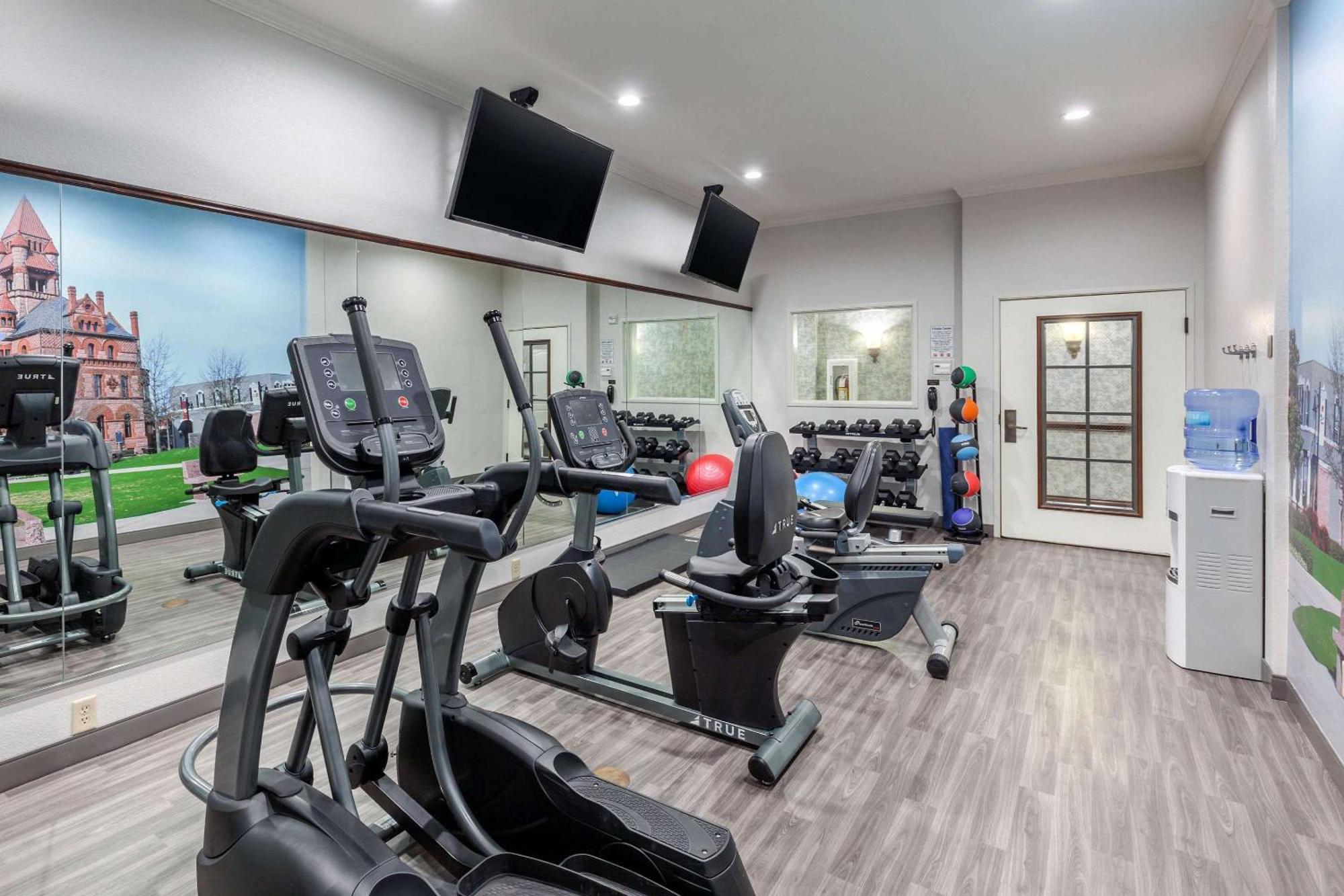 Clarion Pointe סולפור ספרינגס מראה חיצוני תמונה